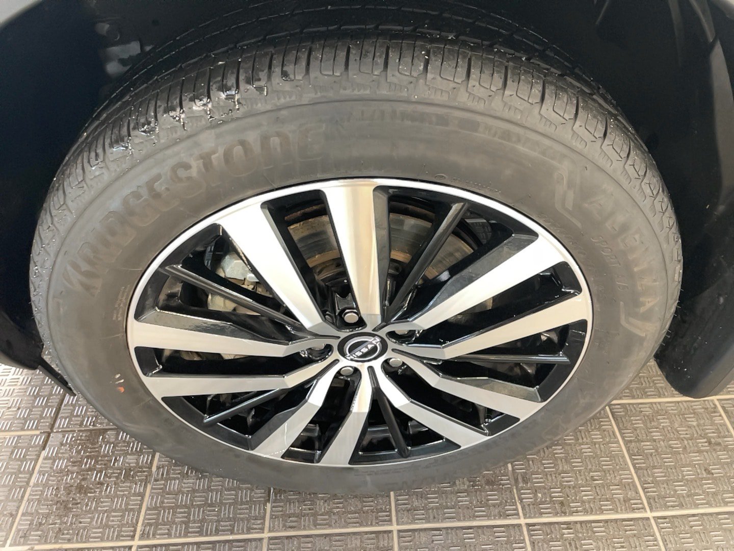 Used 2025 Nissan Pathfinder Platinum AWD/4WD image 5