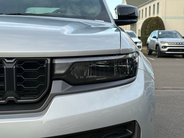 New 2026 Jeep Grand Cherokee Altitude AWD/4WD image 11