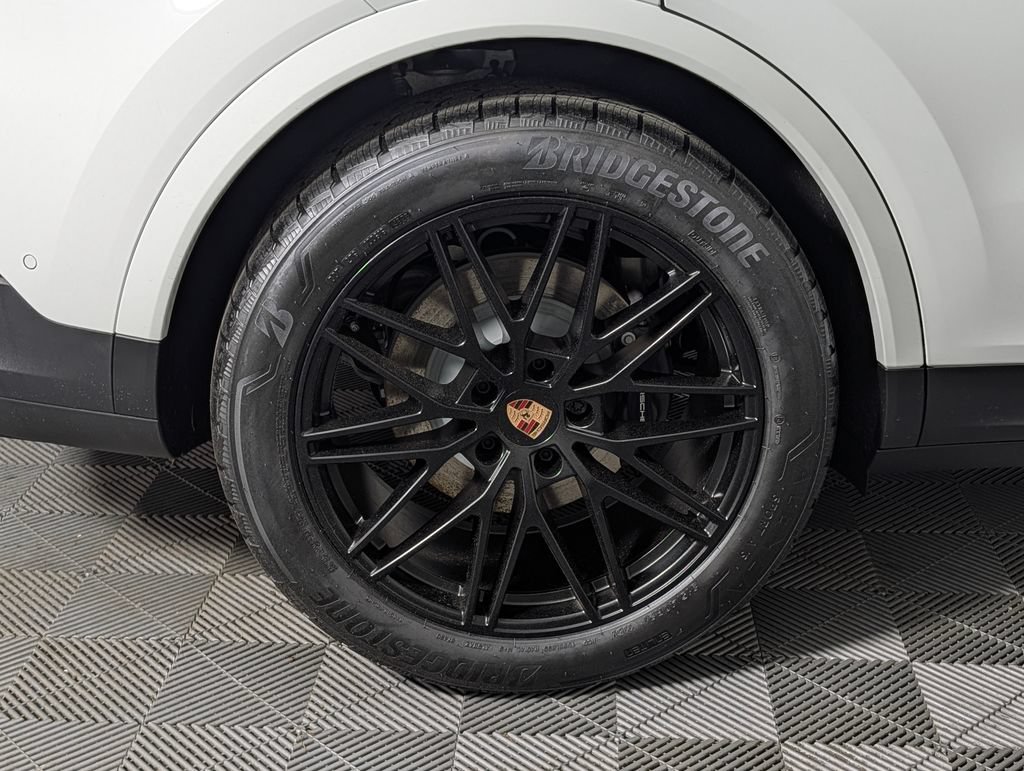 New 2026 Porsche Cayenne Coupe AWD/4WD image 13