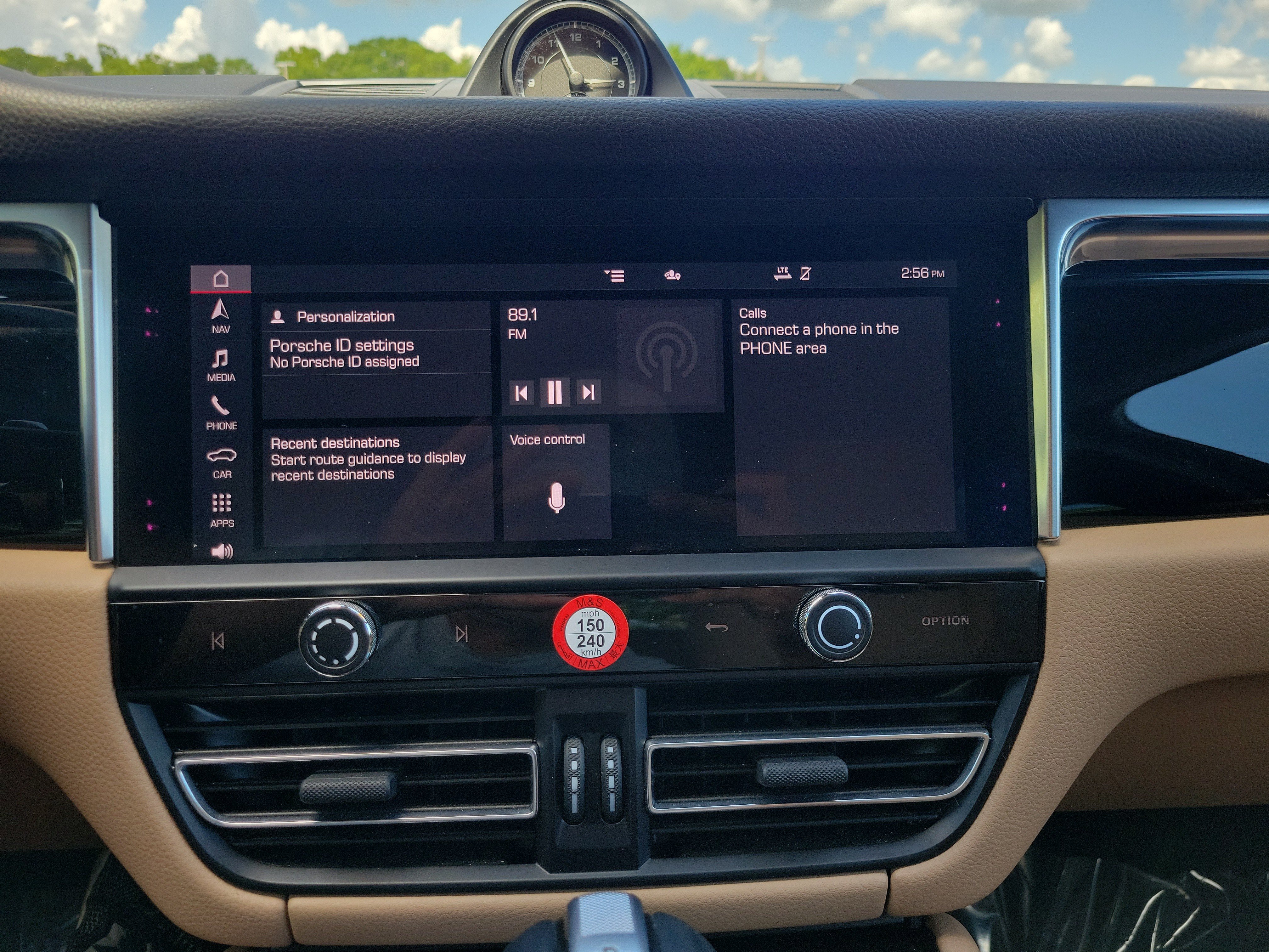 Certified 2024 Porsche Macan S AWD/4WD image 21