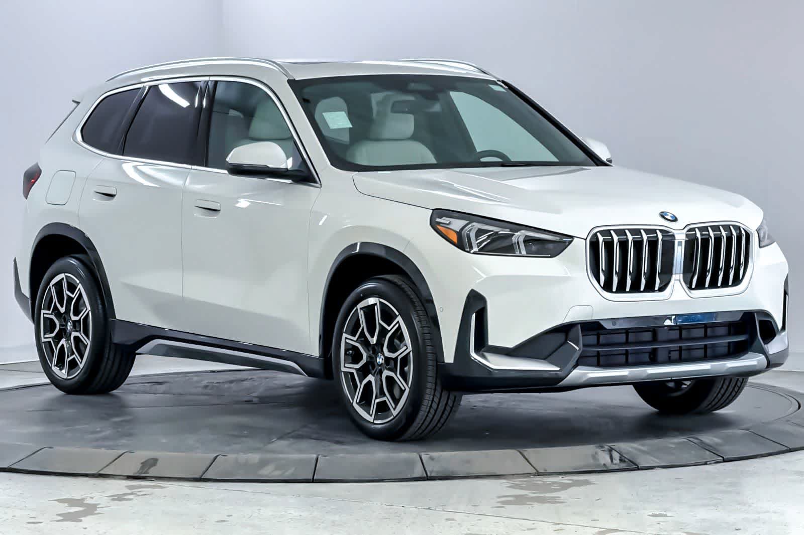 New 2026 BMW X1 xDrive28i w/ Convenience Package AWD/4WD image 9