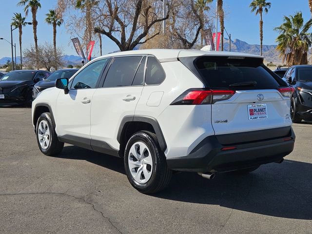 Used 2024 Toyota RAV4 LE AWD/4WD image 8