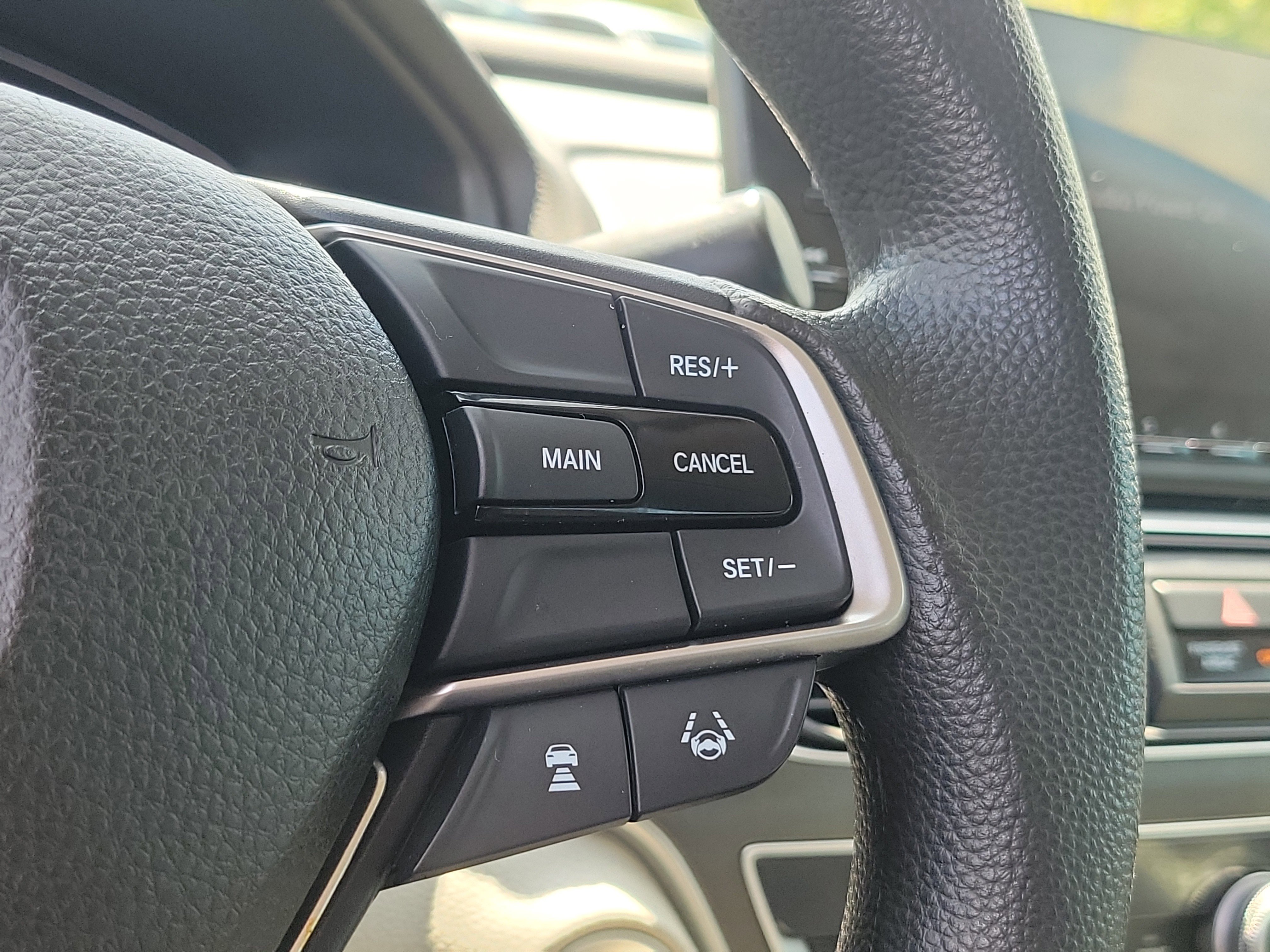 Used 2018 Honda Accord LX image 25