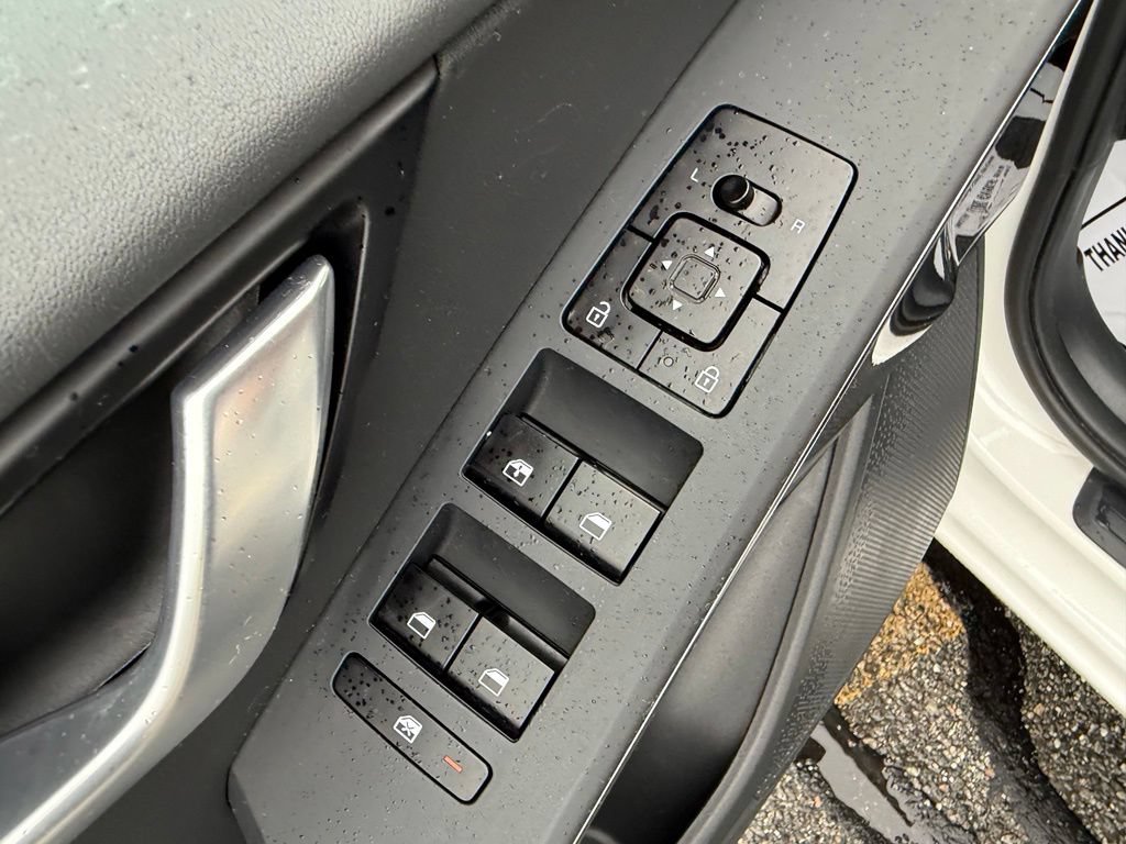 Used 2024 Kia Niro EX w/ EX Cold Weather Package FWD image 19