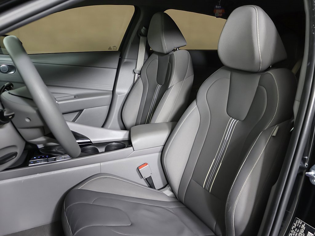 Used 2023 Hyundai Elantra Blue image 24