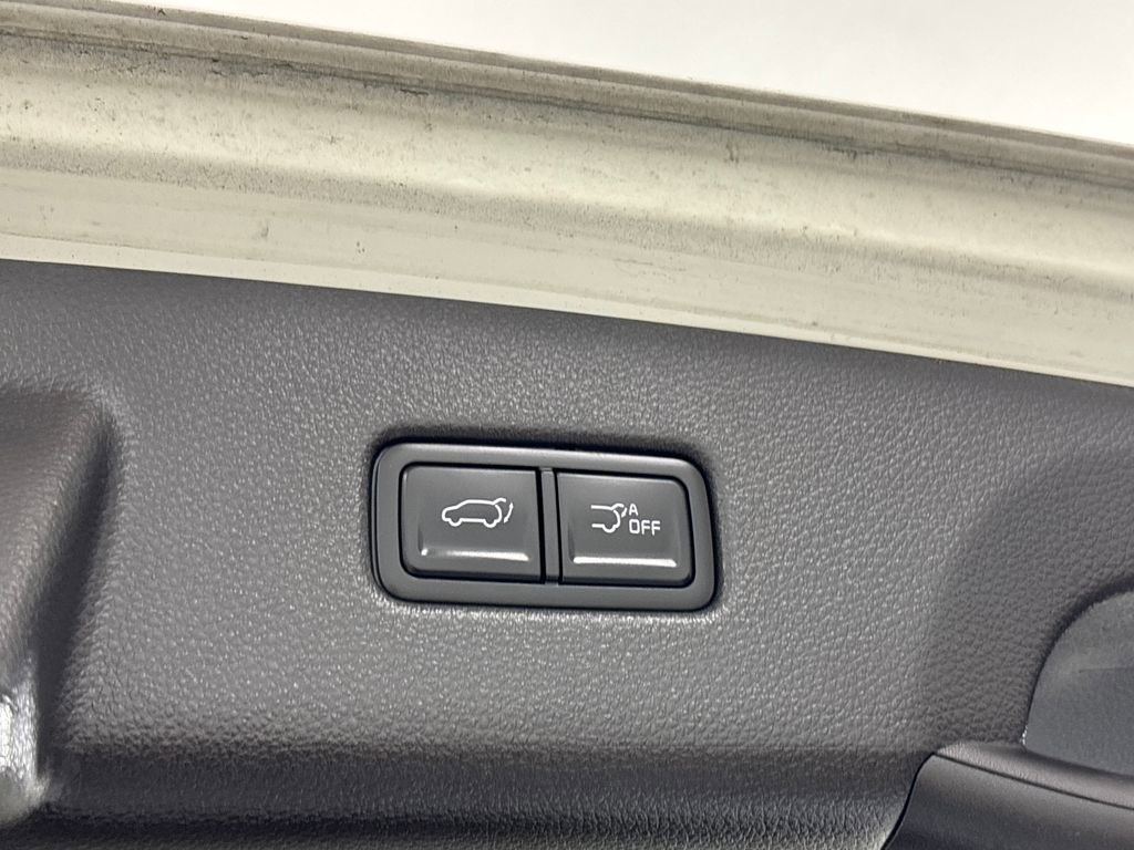 Certified 2024 Kia Carnival EX image 32