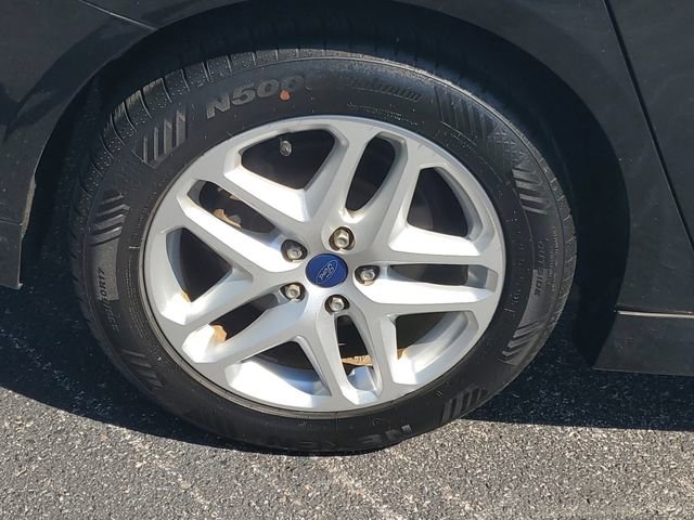 Used 2015 Ford Fusion SE FWD image 7