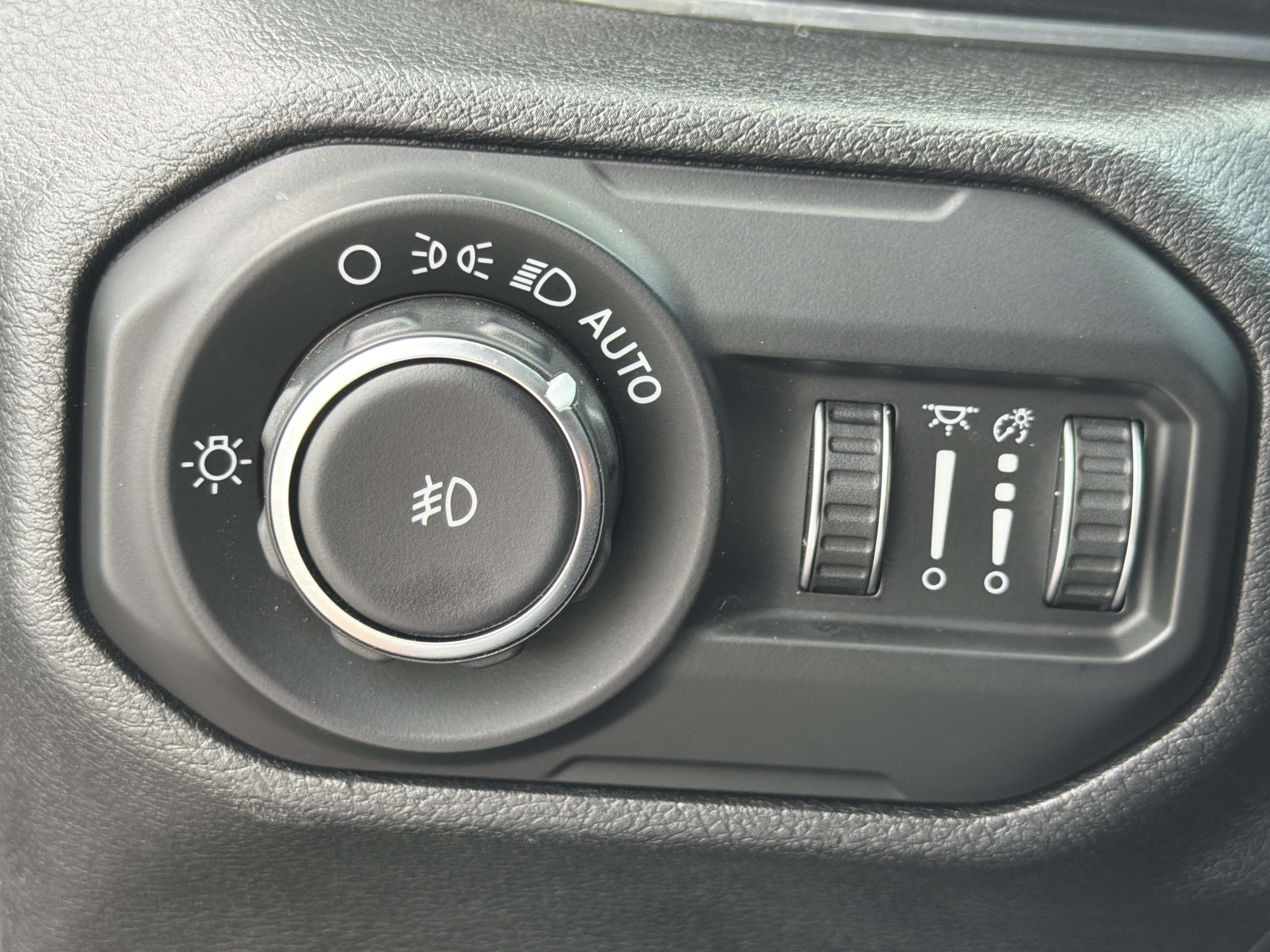 Used 2020 Jeep Wrangler Unlimited Sport AWD/4WD image 35