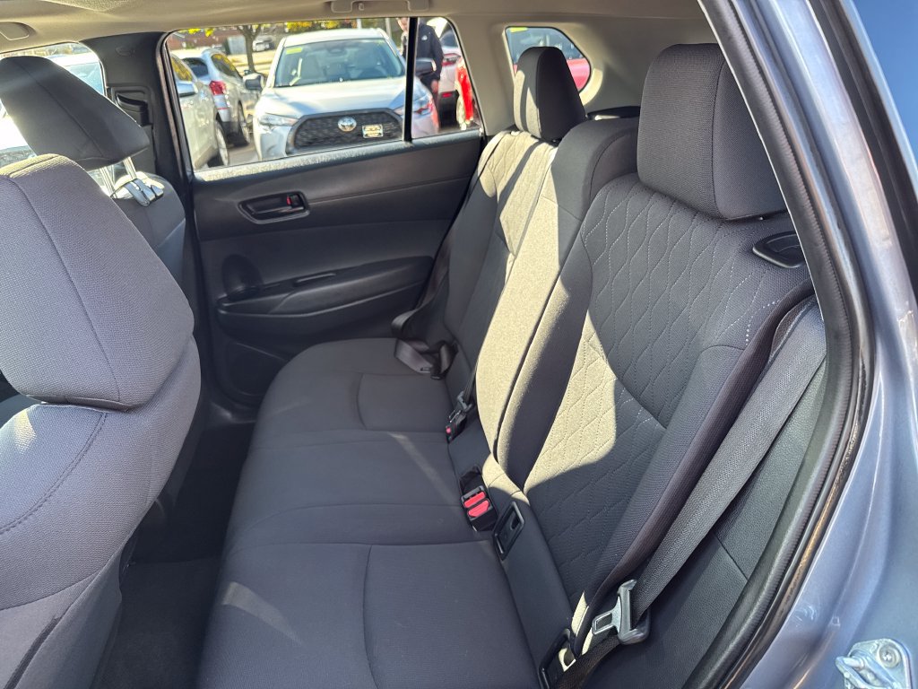 Used 2022 Toyota Corolla Cross LE w/ Moonroof Package AWD/4WD image 38