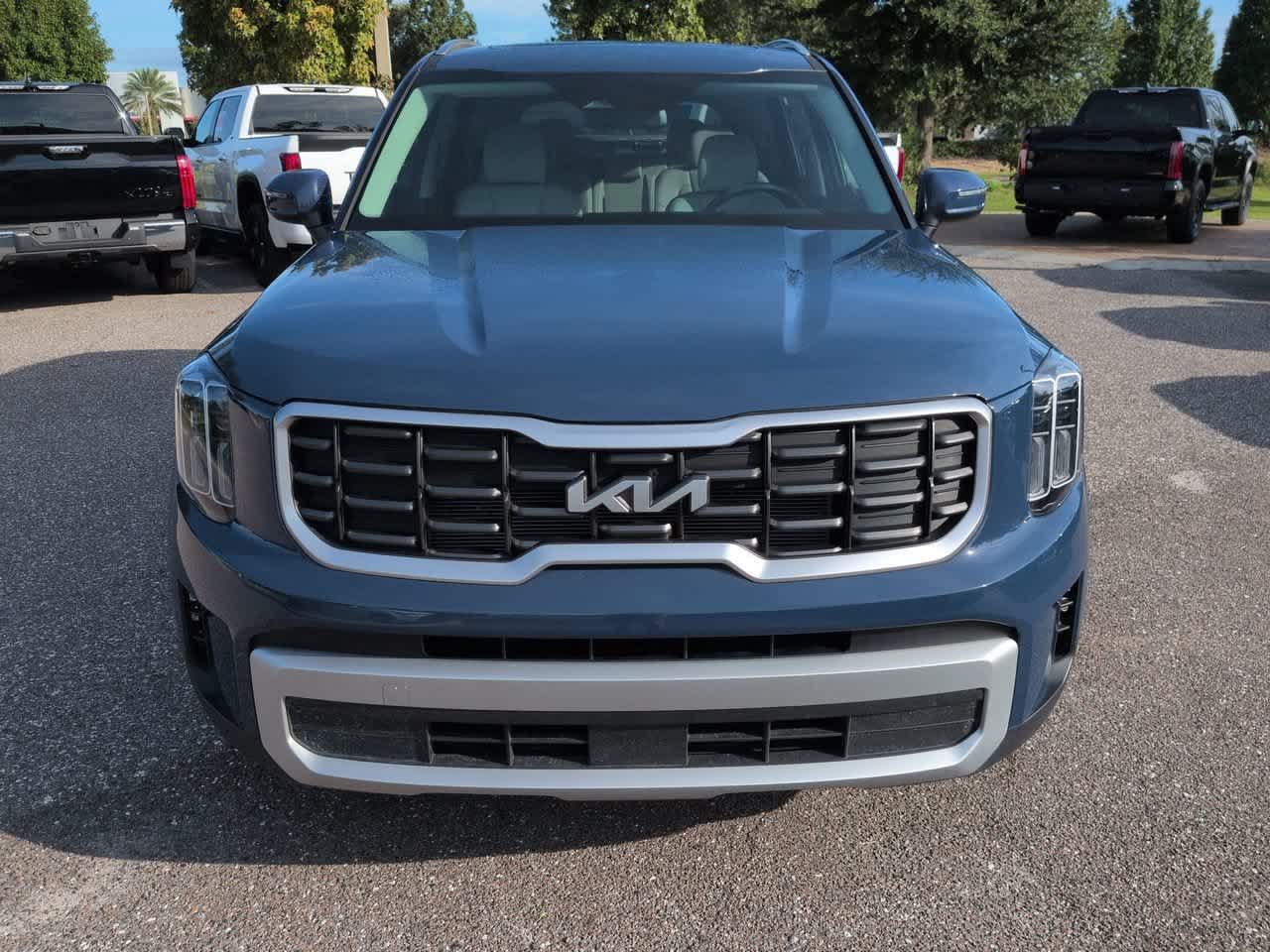 Used 2025 Kia Telluride S FWD image 9