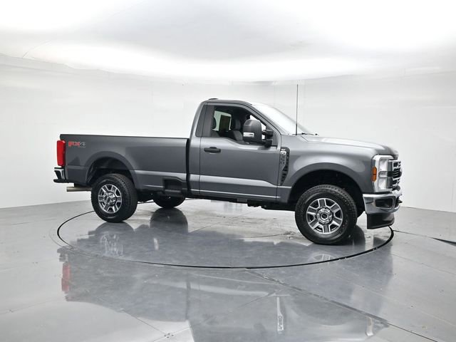 Certified 2025 Ford F350 XLT w/ FX4 Off-Road Package AWD/4WD video 3