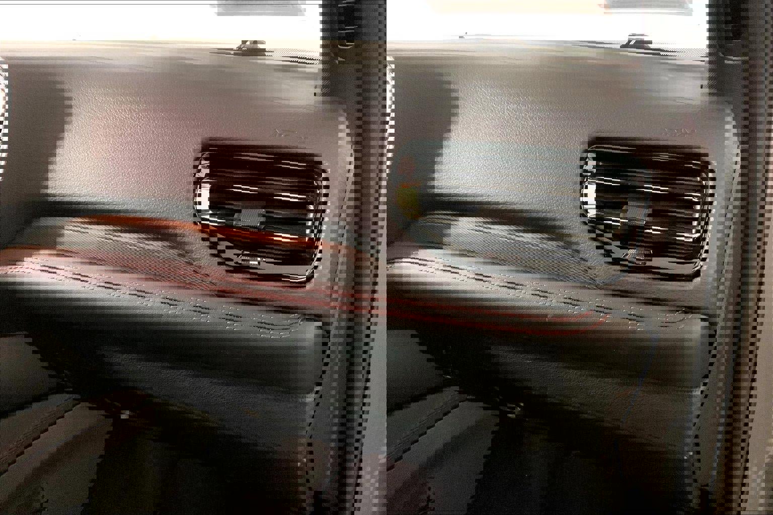 Used 2025 Dodge Durango GT image 16