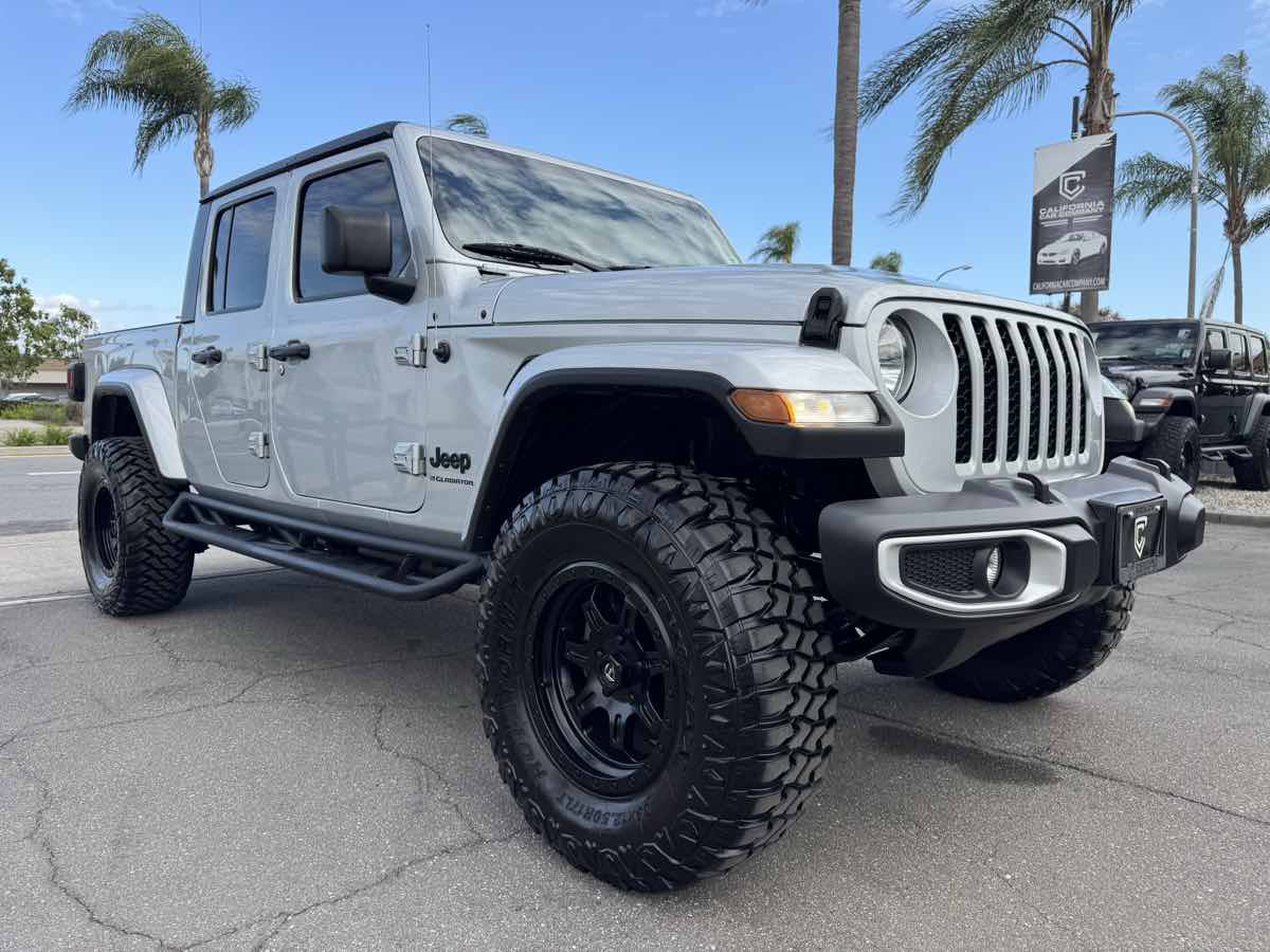 Used 2023 Jeep Gladiator Sport AWD/4WD image 9