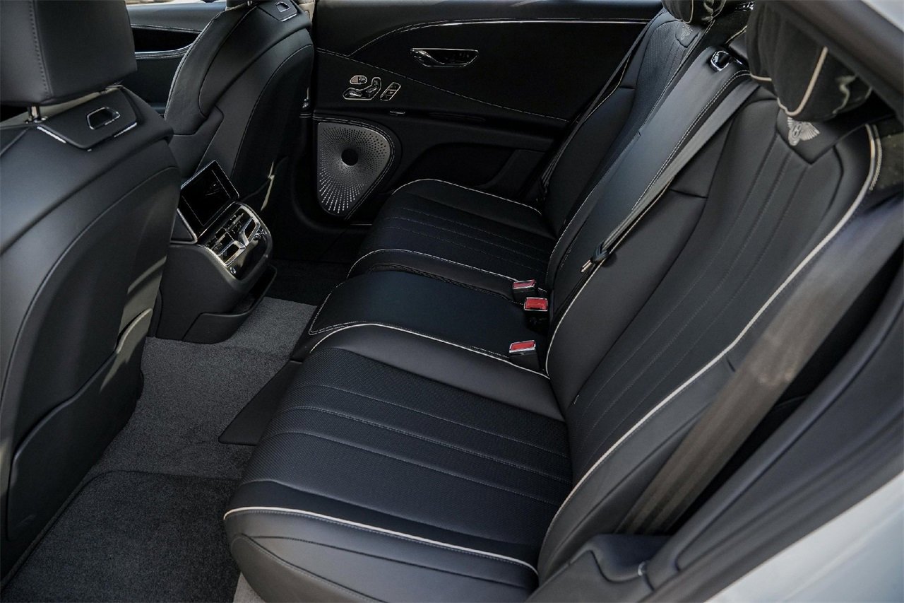 New 2026 Bentley Flying Spur Plug-In Hybrid image 35