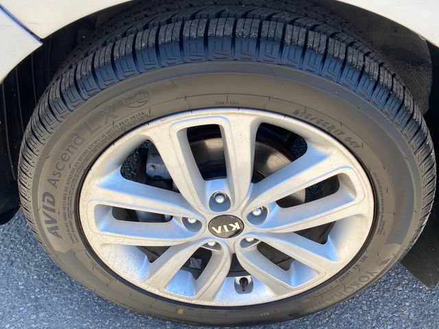 Used 2017 Kia Soul + FWD image 22