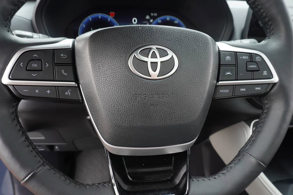 Used 2025 Toyota Grand Highlander FWD image 19