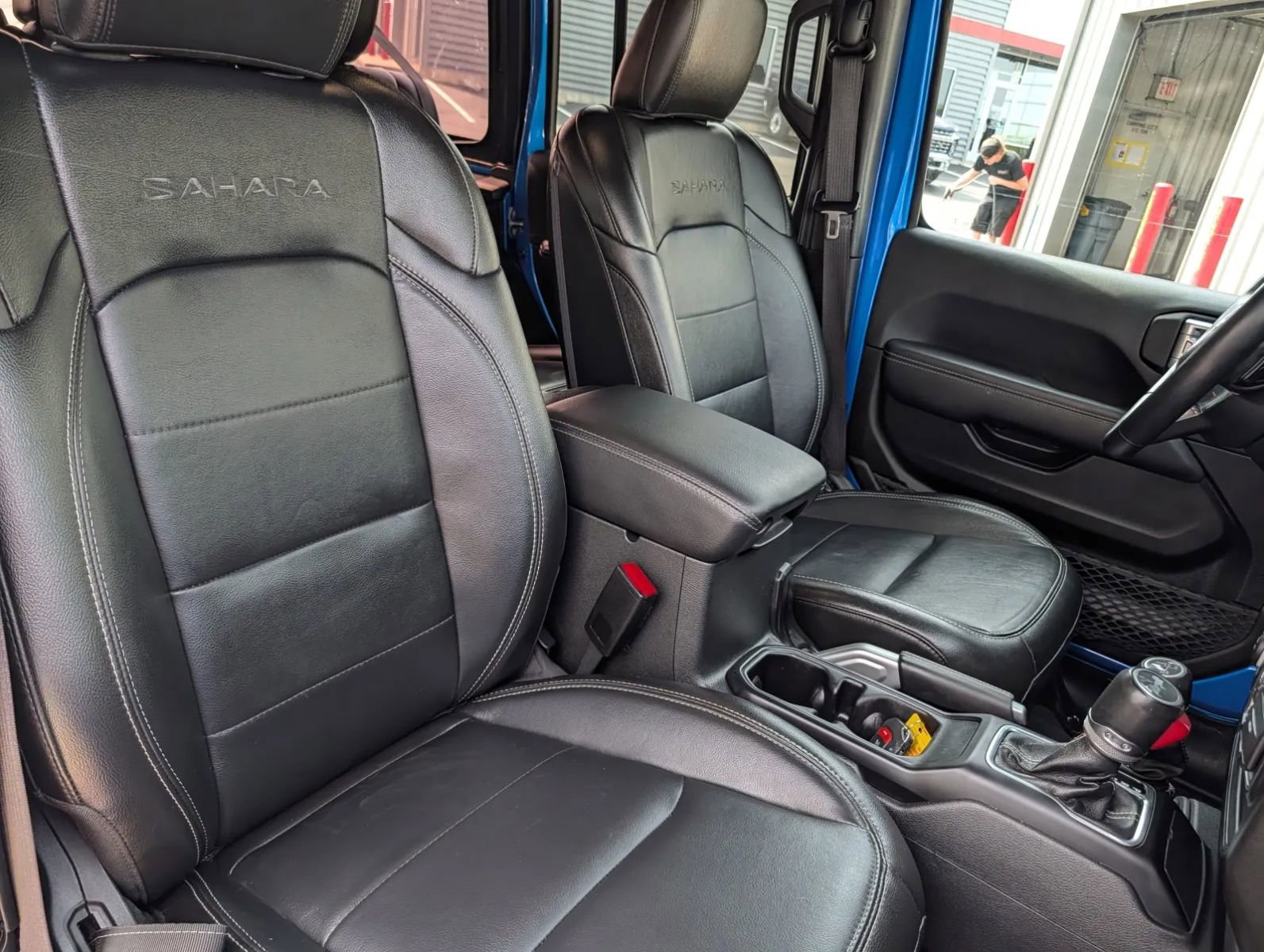 Used 2022 Jeep Wrangler Unlimited Sahara w/ Cold Weather Group image 13