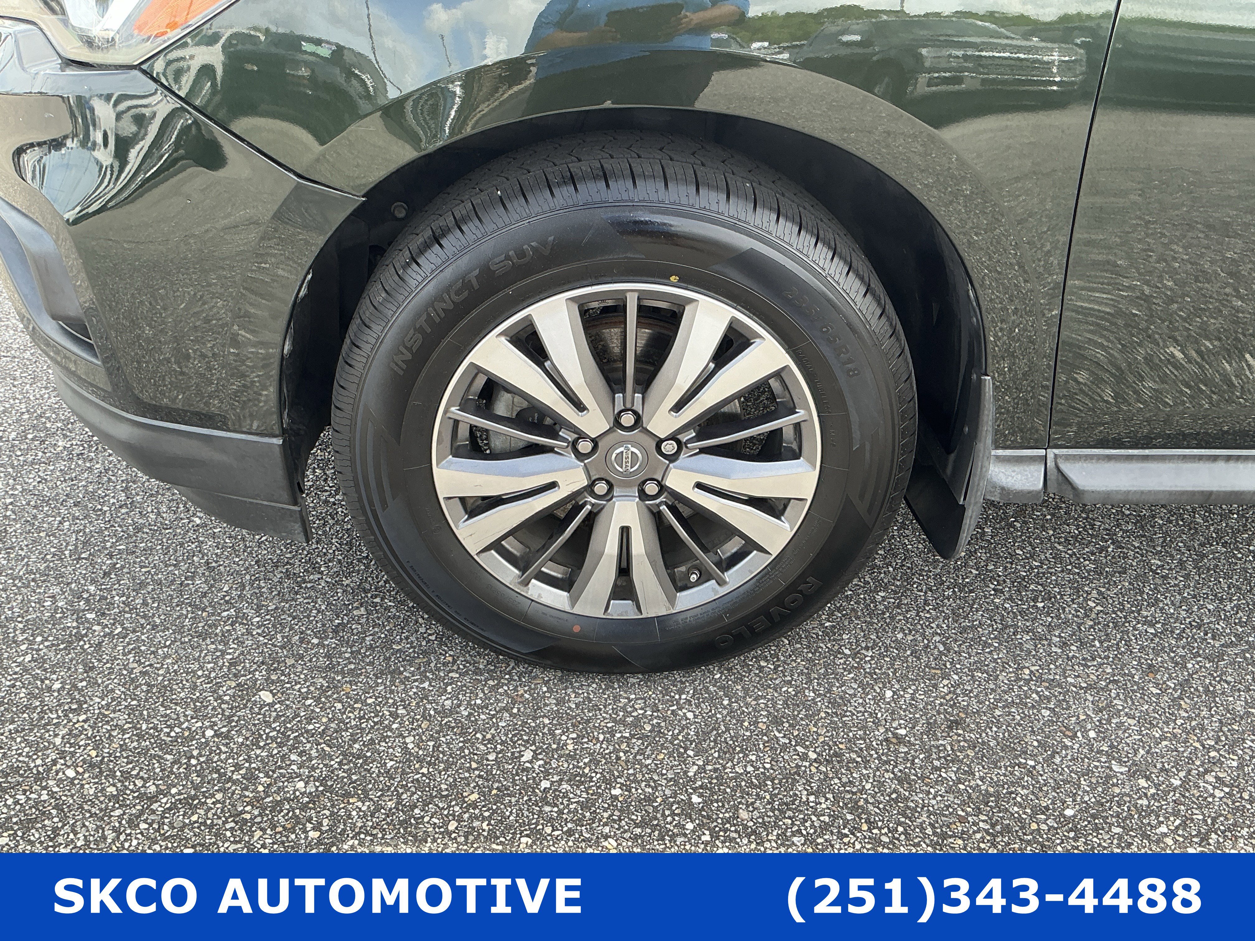 Used 2019 Nissan Pathfinder SV image 11