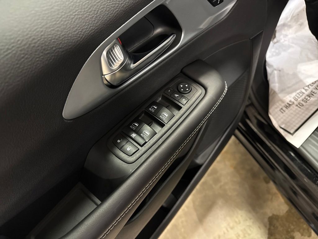 New 2026 Chrysler Pacifica Limited image 11