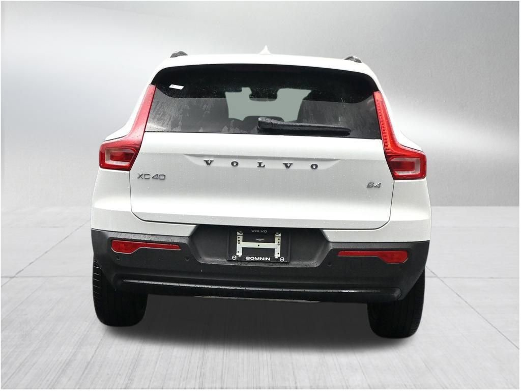 New 2026 Volvo XC40 B4 Core FWD image 4