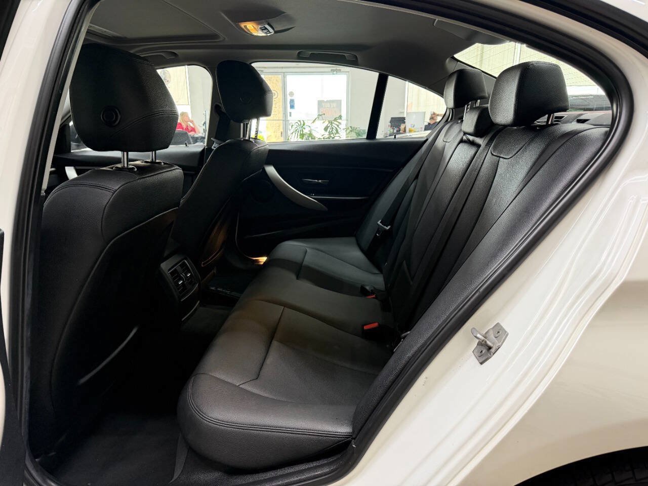 Used 2016 BMW 320i xDrive Sedan AWD/4WD image 13