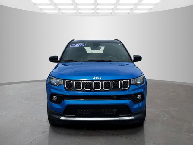 Used 2023 Jeep Compass Limited AWD/4WD image 2