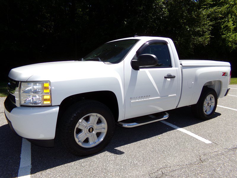 Used 2011 Chevrolet Silverado 1500 LT AWD/4WD image 1