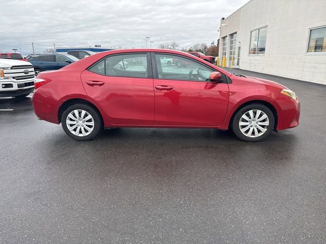 Used 2015 Toyota Corolla LE FWD image 4