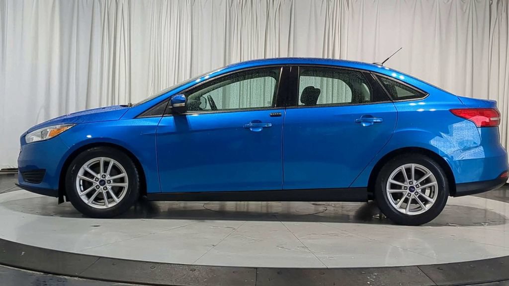 Used 2016 Ford Focus SE w/ SE Cold Weather Package FWD image 6