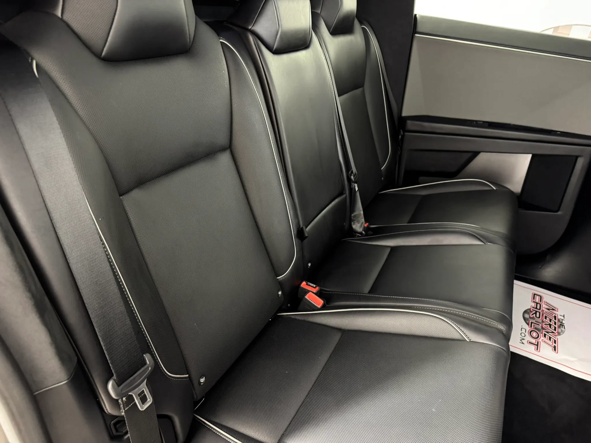 Used 2024 Tesla Cybertruck AWD Crew Cab image 35