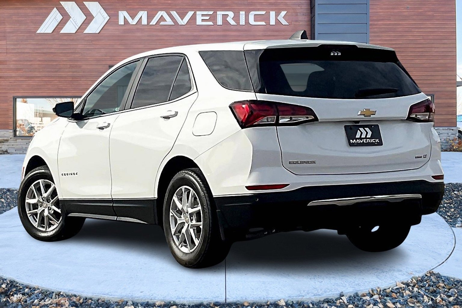 Used 2023 Chevrolet Equinox LT w/ LPO, Floor Liner Package image 4