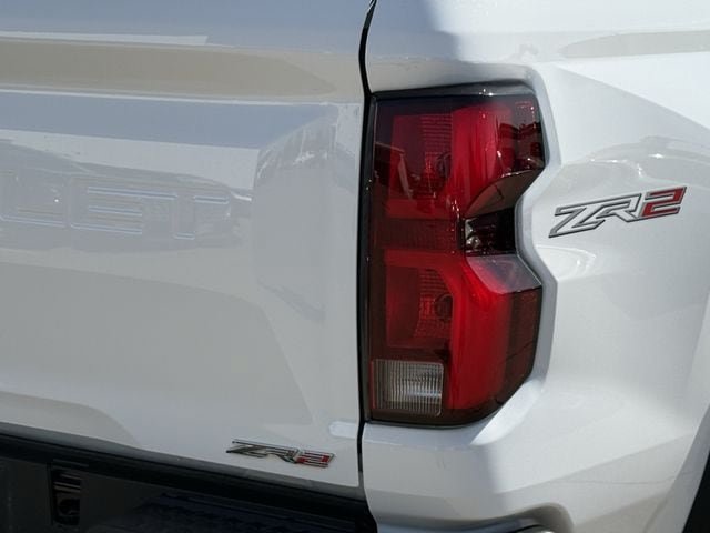 Used 2024 Chevrolet Colorado ZR2 w/ Safety Package AWD/4WD image 7