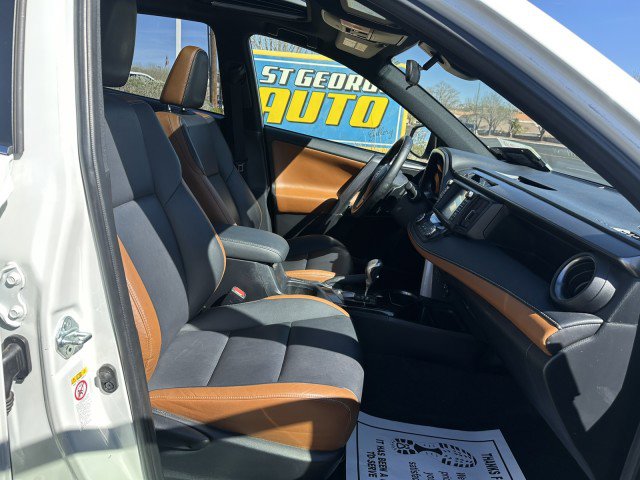 Used 2016 Toyota RAV4 SE w/ Advanced Technology Package image 18