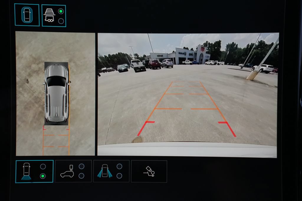 Used 2026 GMC Acadia Elevation w/ Elevation Premium Package FWD image 10