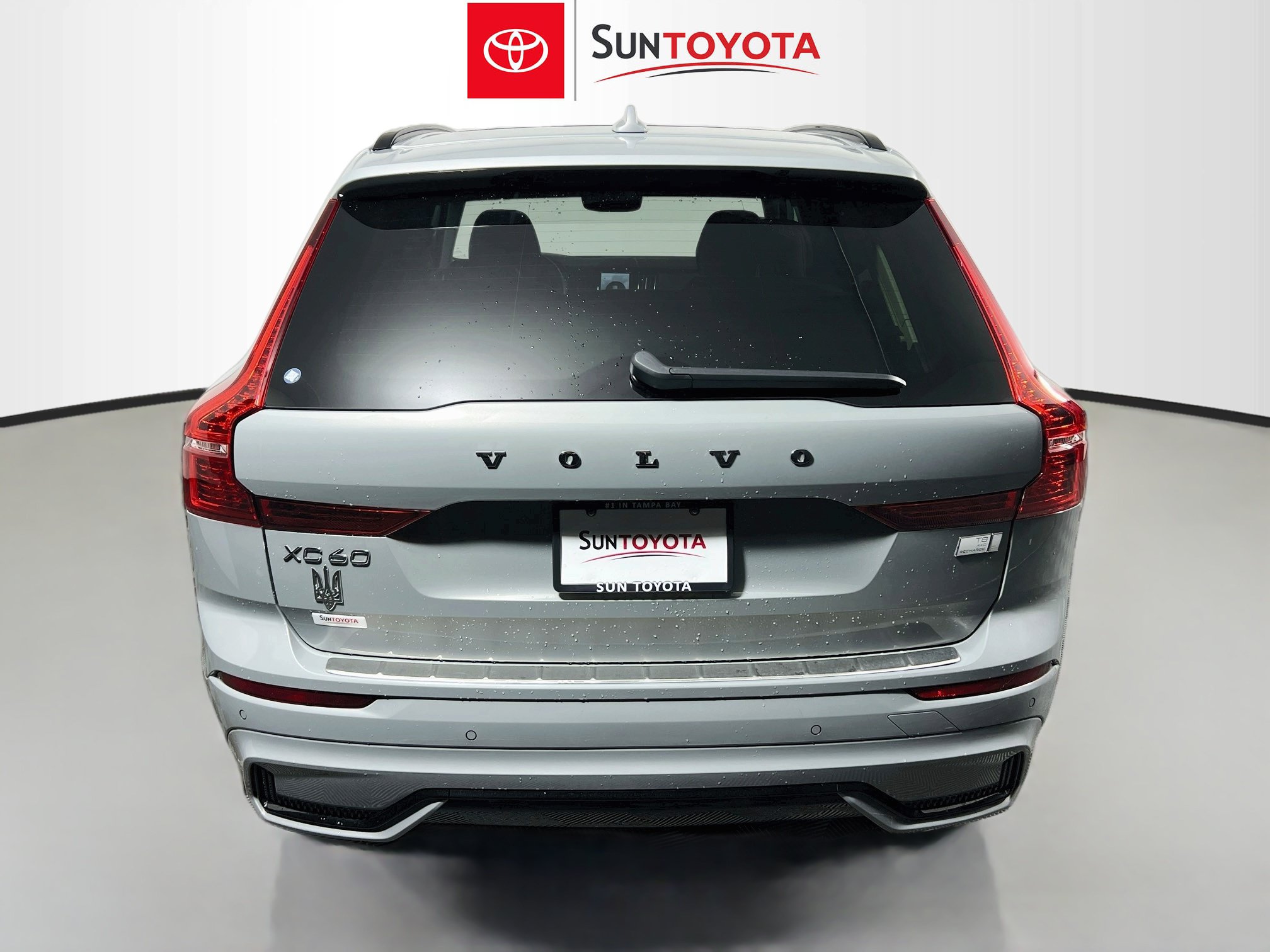 Used 2024 Volvo XC60 T8 Plus w/ Protection Package Premier AWD/4WD image 5