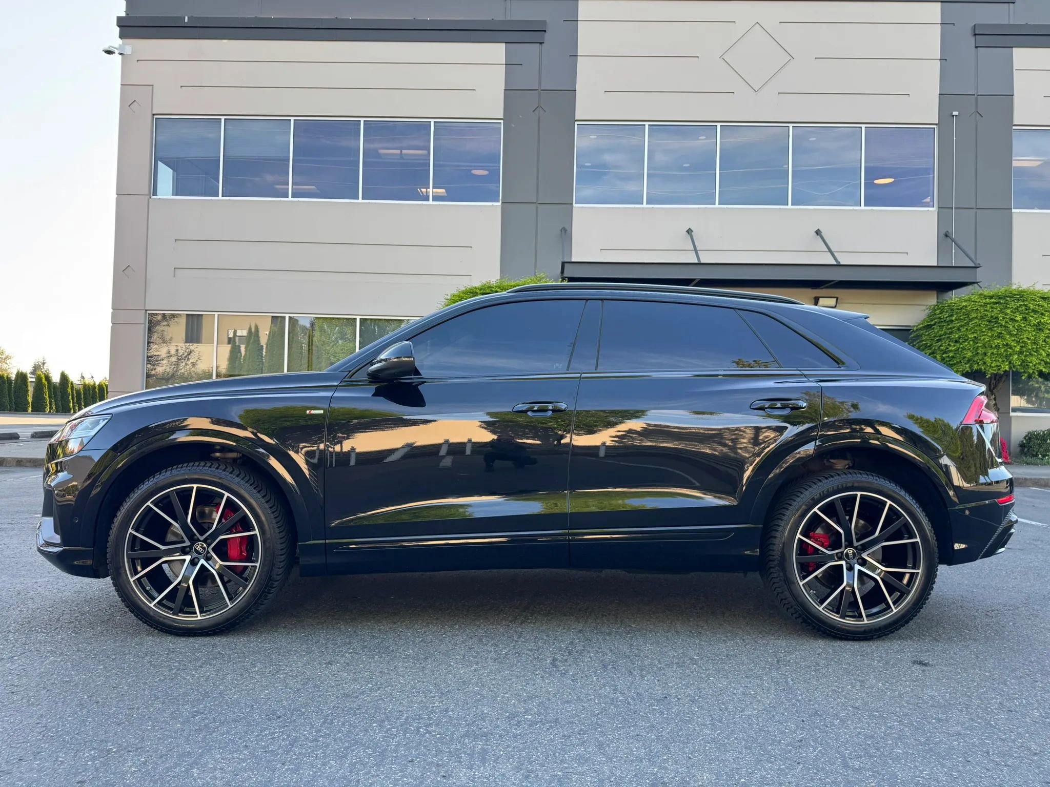 Used 2022 Audi Q8 Premium Plus AWD/4WD image 6