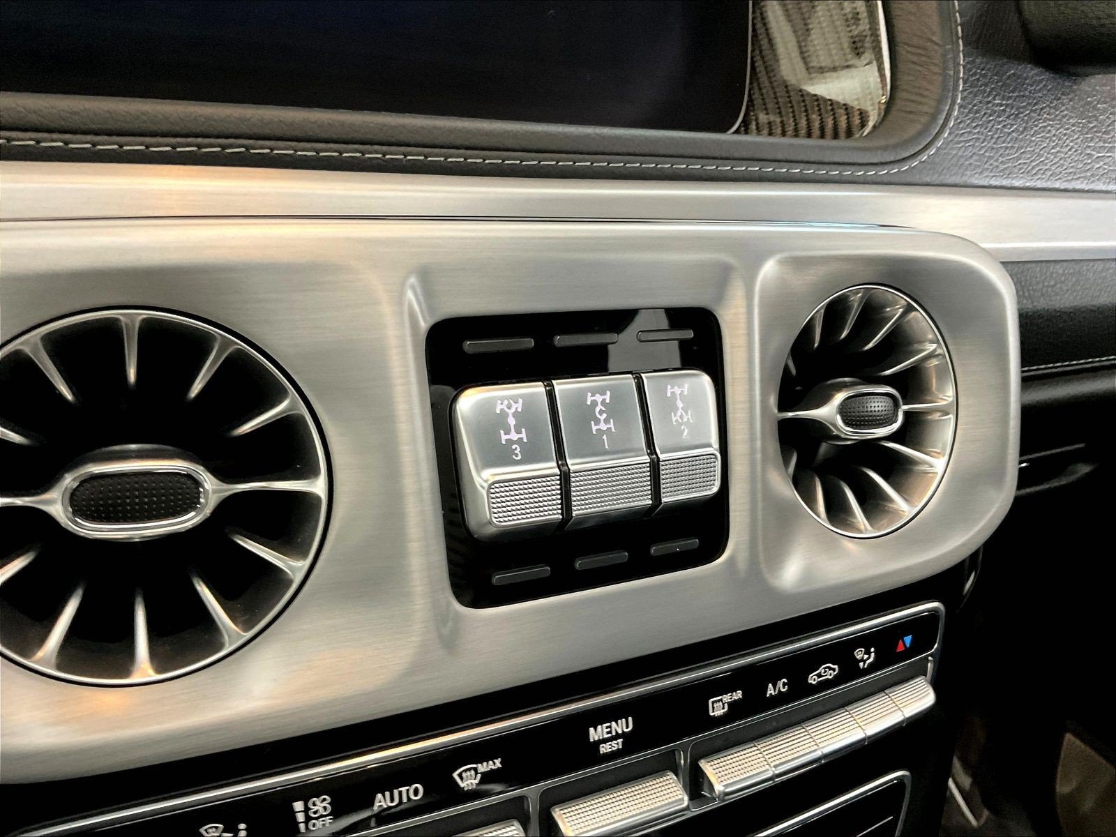 Certified 2021 Mercedes-Benz G 63 AMG 4MATIC w/ Seat Comfort Package image 38