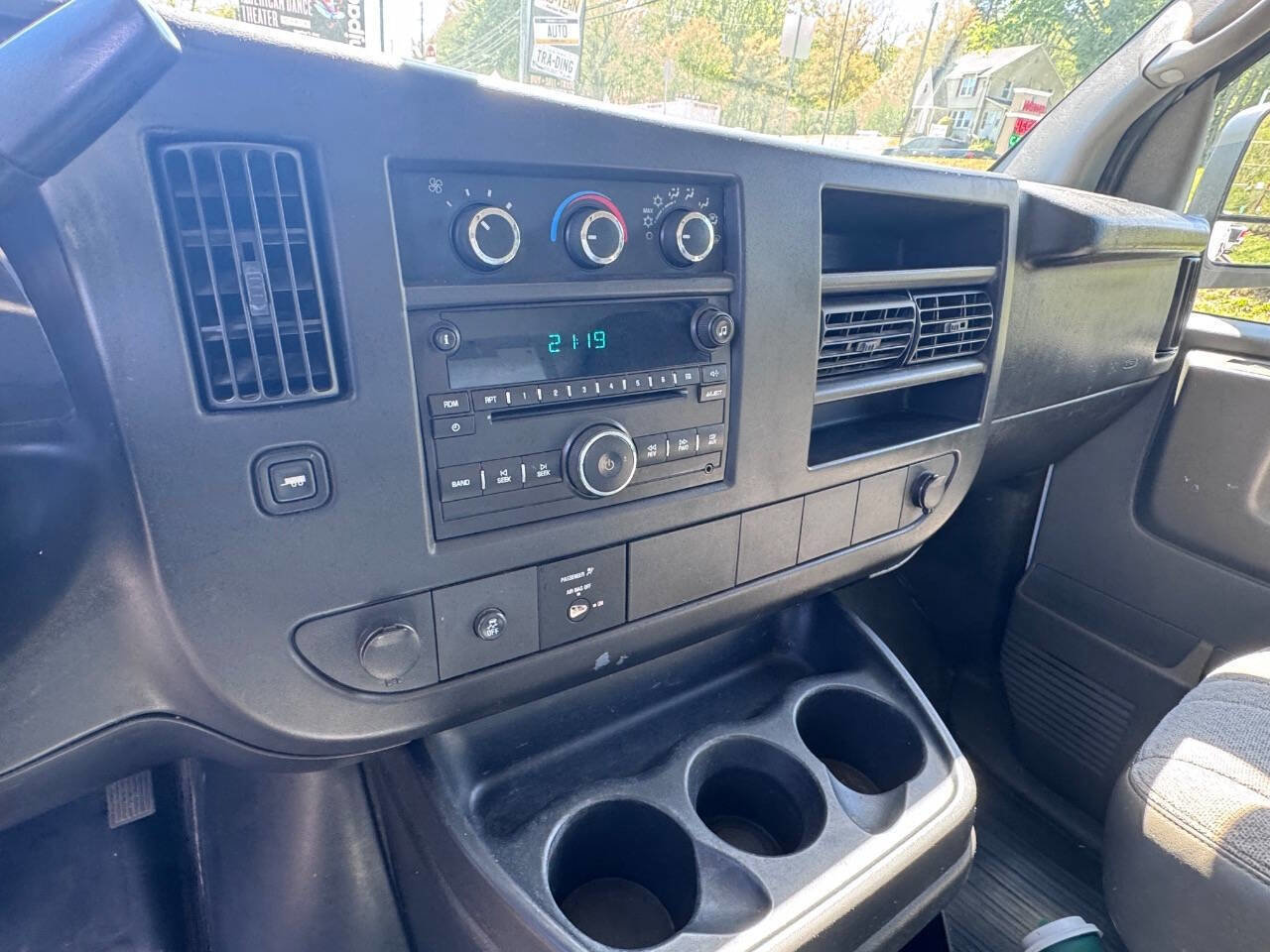 Used 2014 Chevrolet Express 3500 RWD image 12