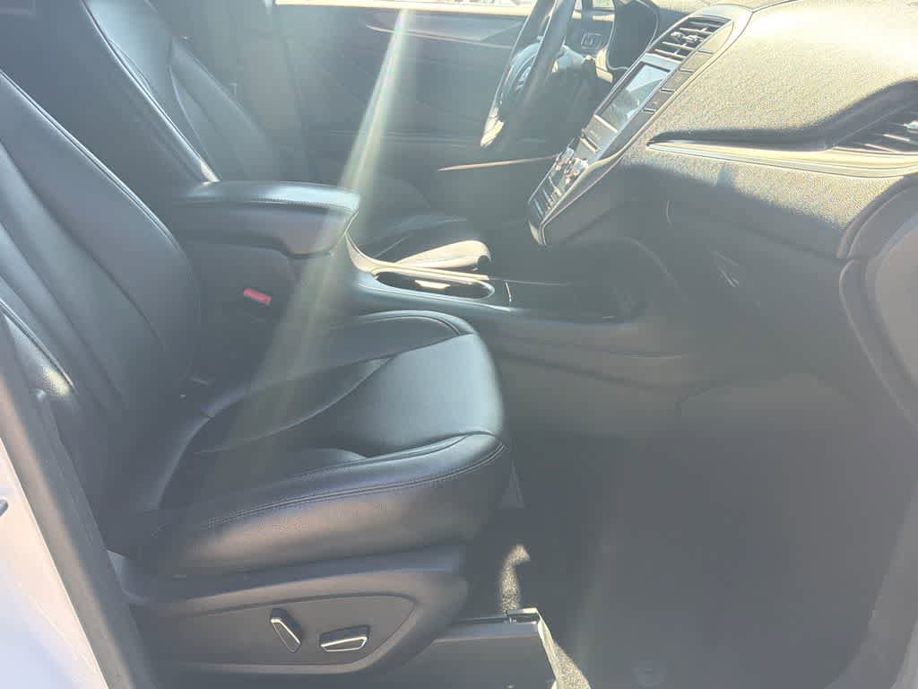 Used 2017 Lincoln MKC Premiere image 12