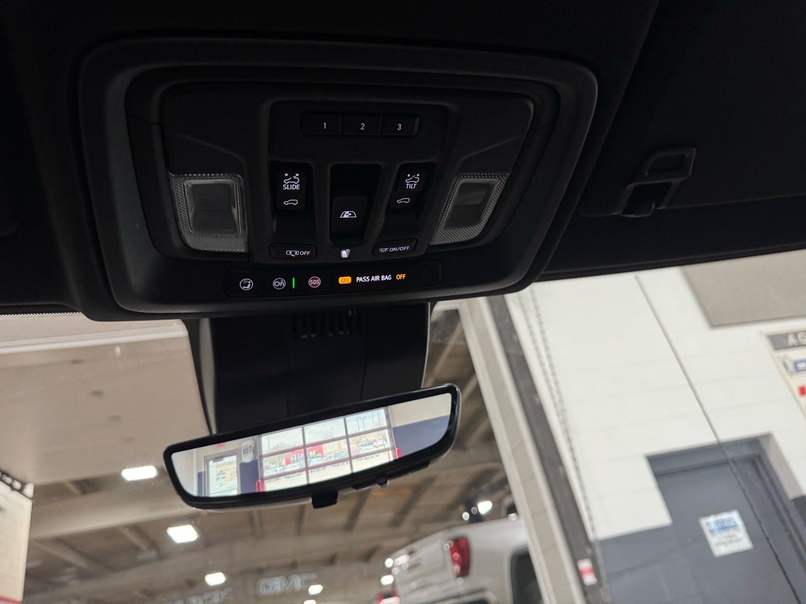 New 2026 GMC Sierra 1500 AT4 w/ AT4 Premium Package AWD/4WD image 21