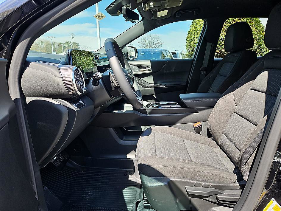 New 2026 Chevrolet Equinox LT w/ Safety and Technology Package image 9