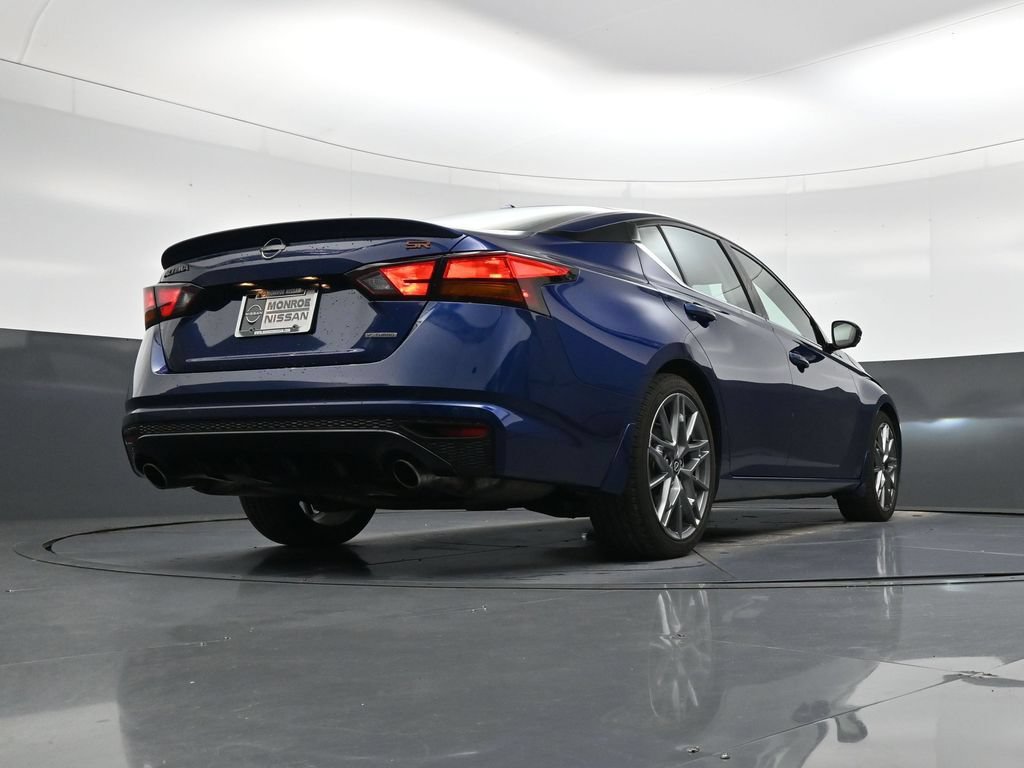 Used 2024 Nissan Altima 2.0 SR FWD image 18