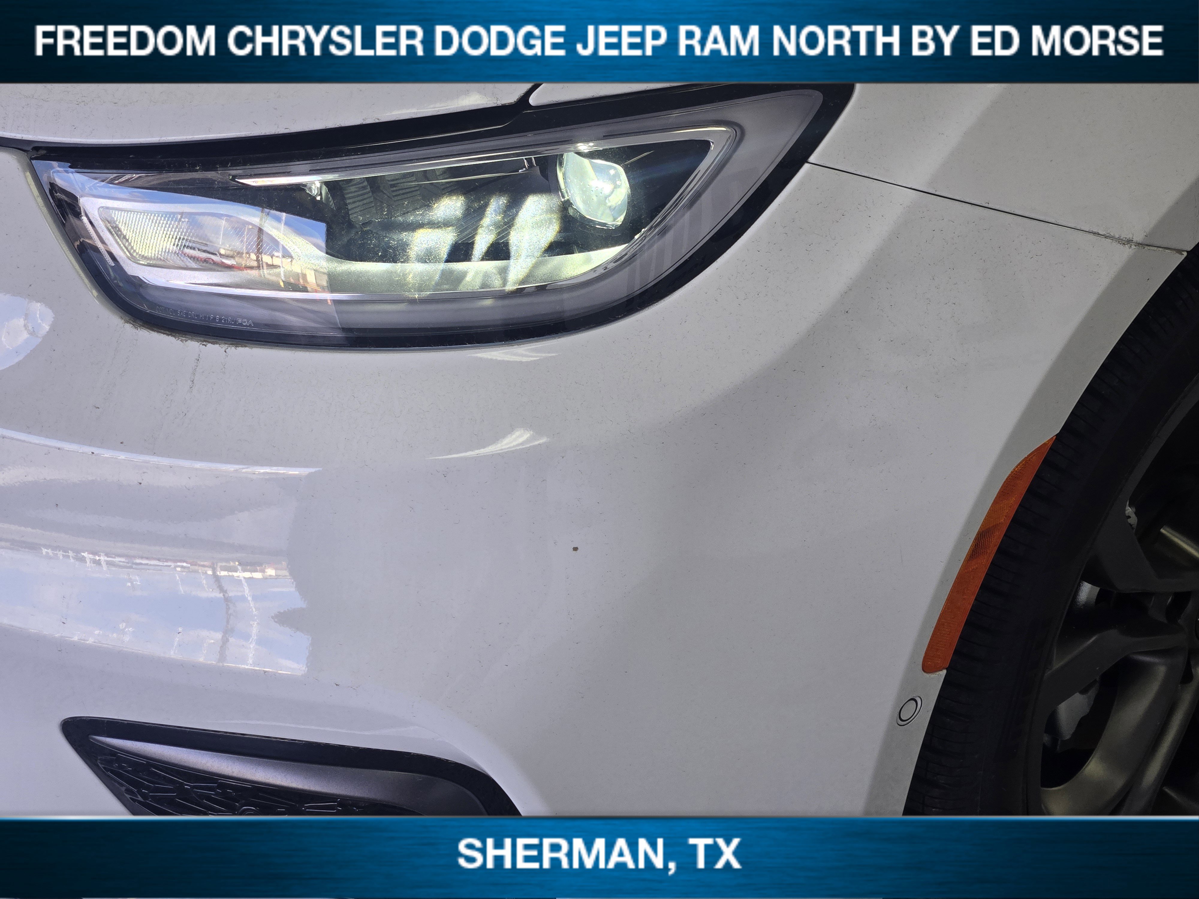 New 2026 Chrysler Pacifica Select image 5