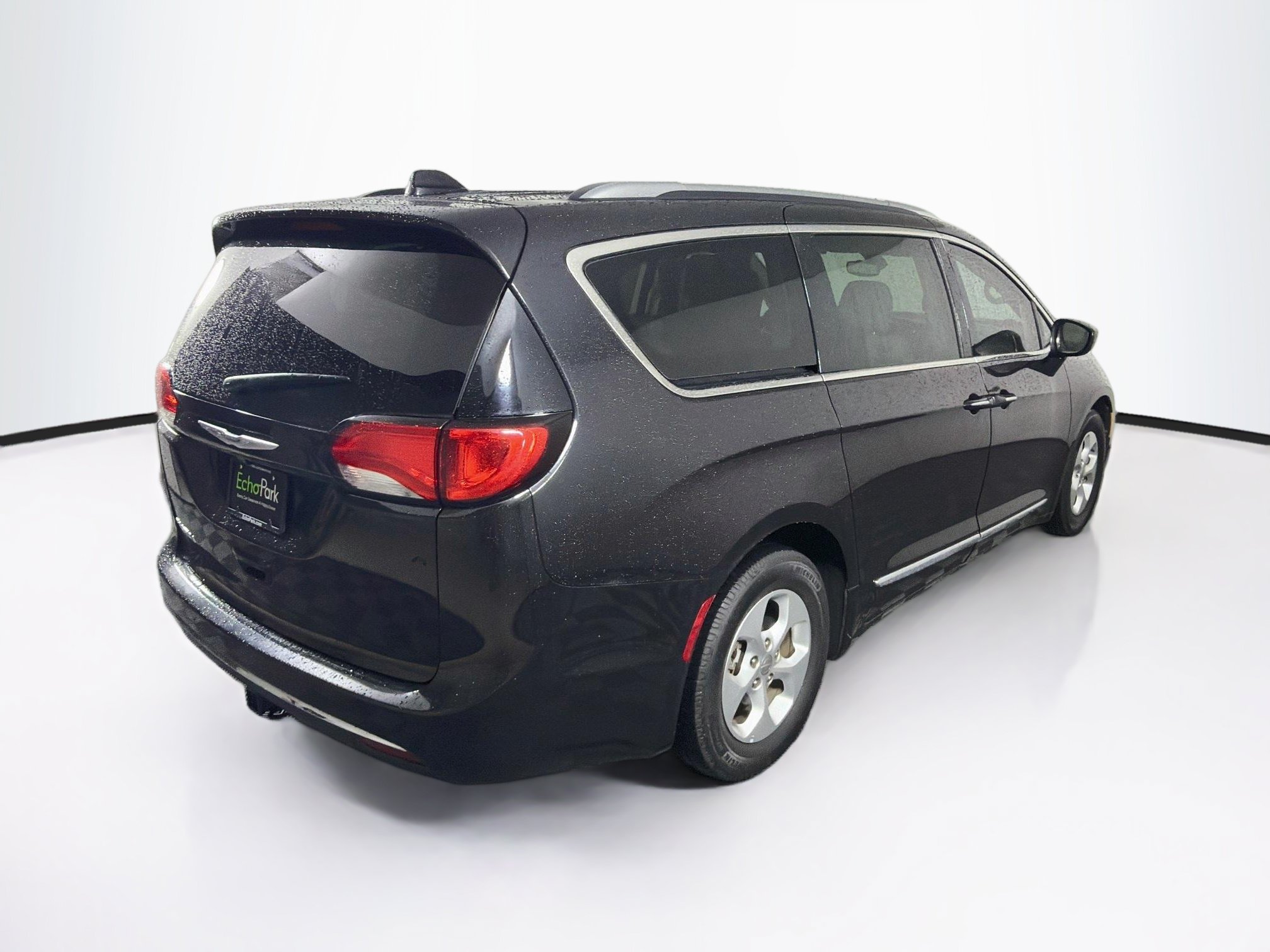 Used 2017 Chrysler Pacifica Touring-L Plus FWD image 9