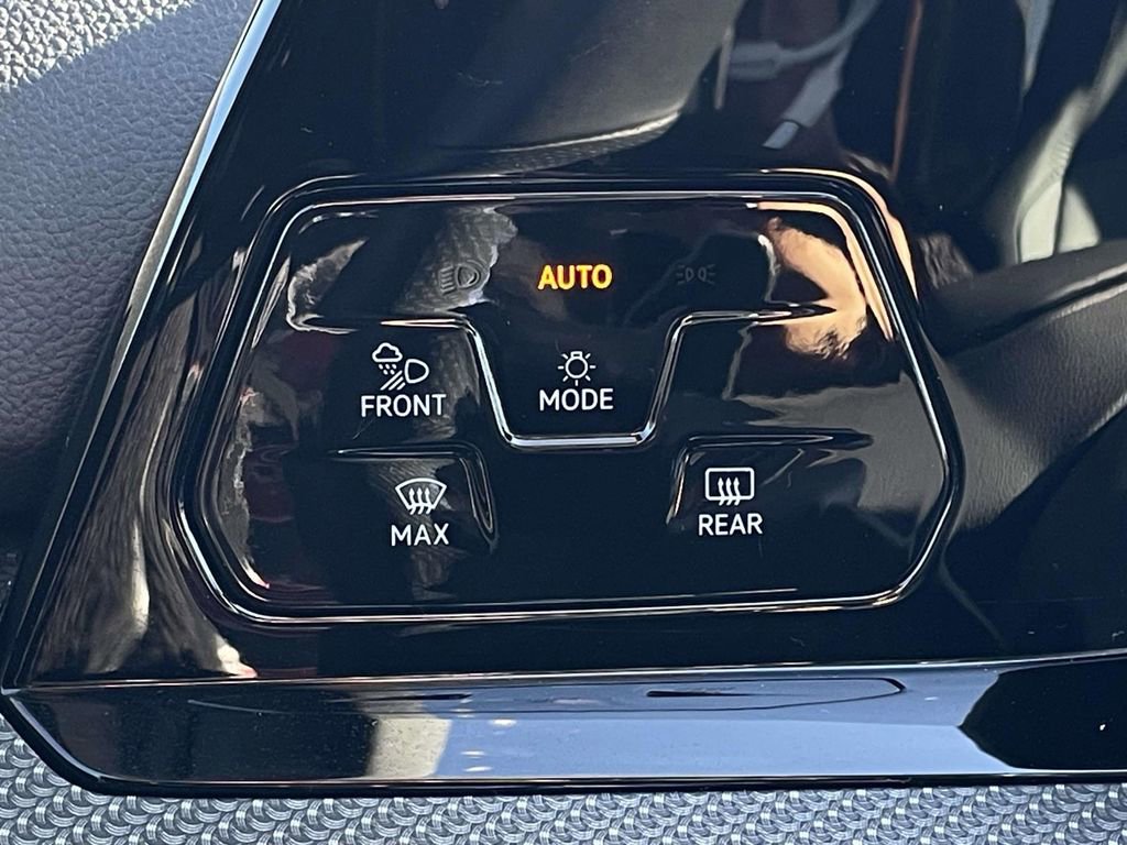 Used 2024 Volkswagen Golf R image 14