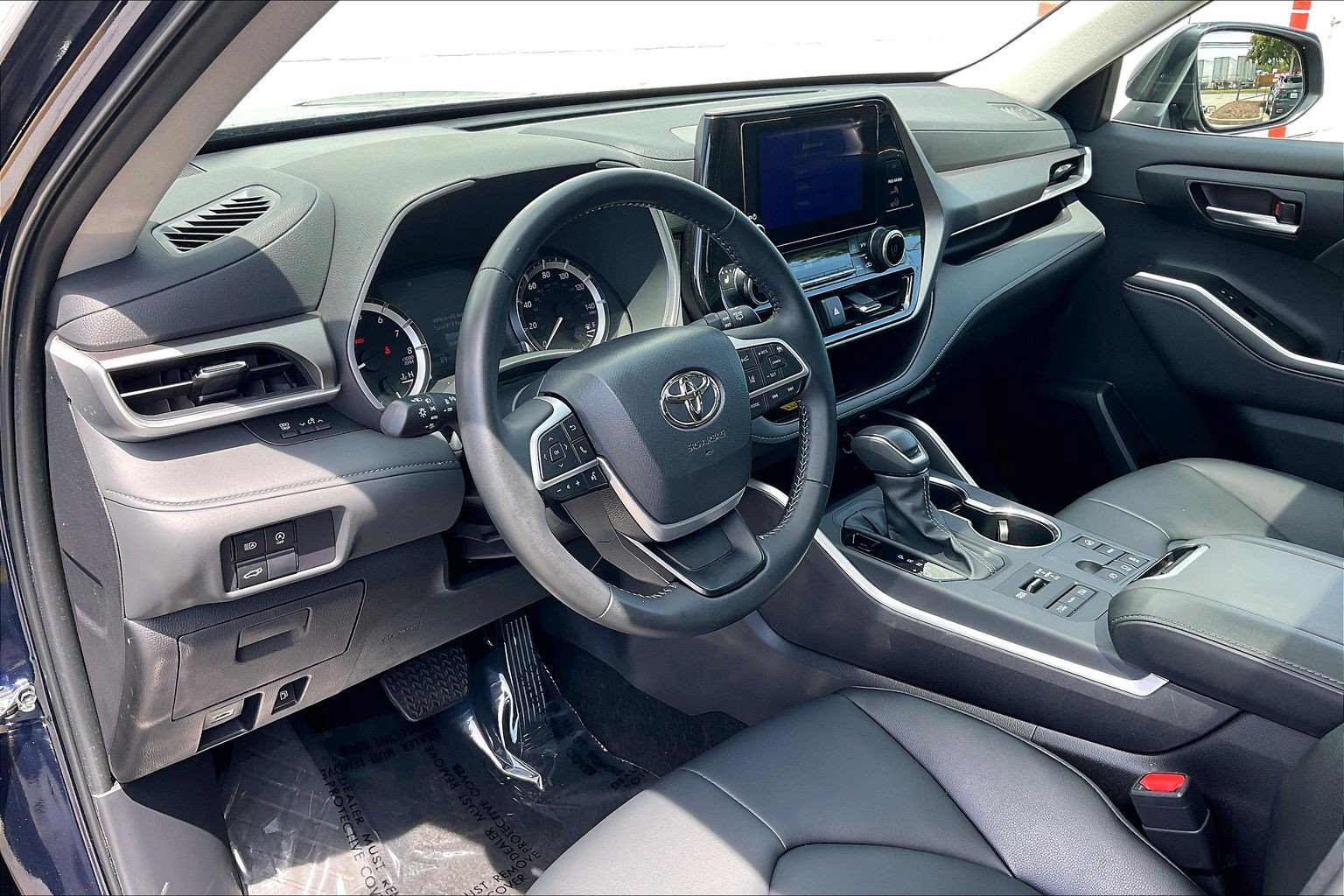 Used 2026 Toyota Highlander XLE AWD/4WD image 18