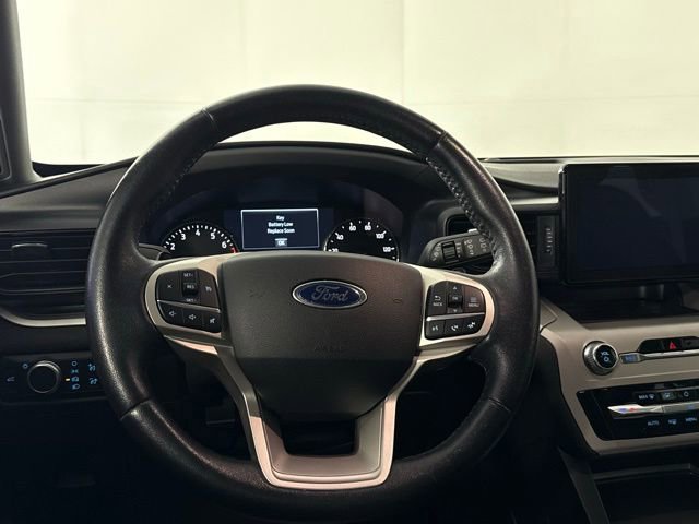 Used 2020 Ford Explorer XLT image 25