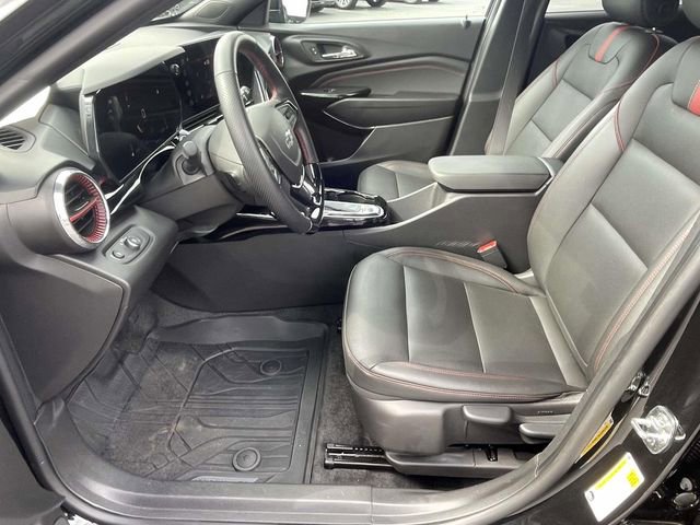 Certified 2025 Chevrolet Trax RS w/ Driver Confidence Package FWD image 13