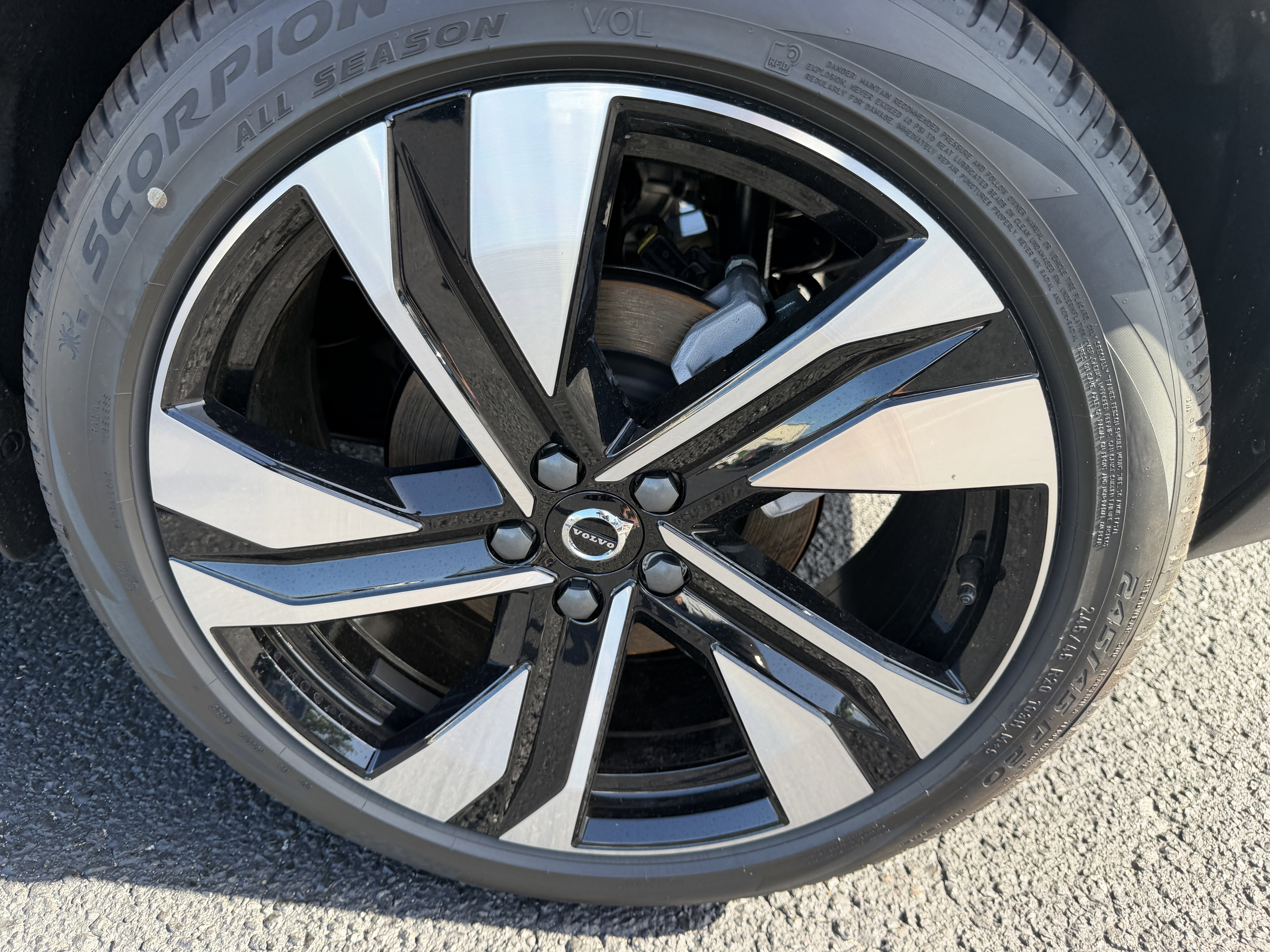 New 2026 Volvo XC40 B5 Ultra w/ Protection Package Premier AWD/4WD image 33