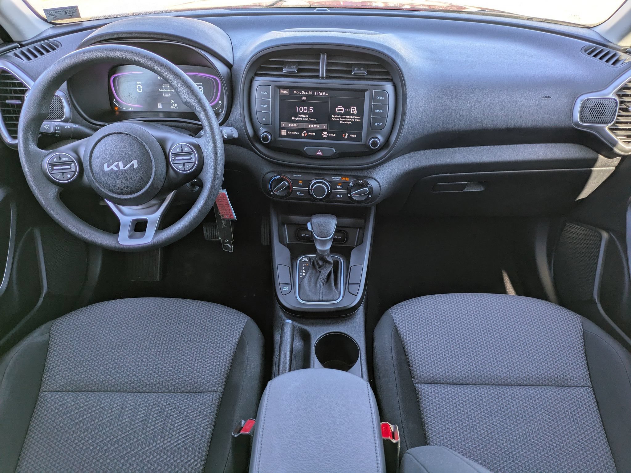 Used 2025 Kia Soul LX w/ LX Technology Package FWD image 15